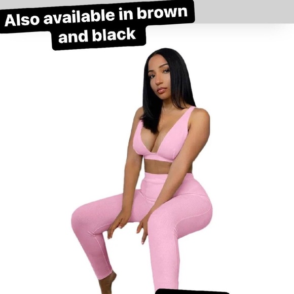 Beautiful clothes available in small and medium only . - Picture 2 of 4